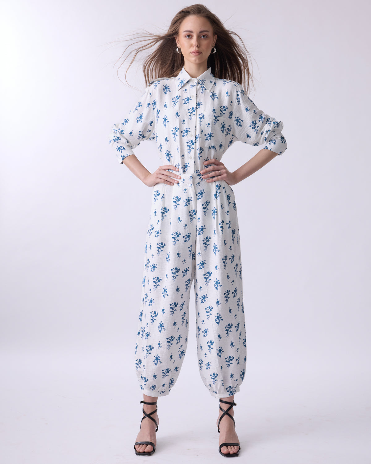 AZURE FLORAL BARREL PANT