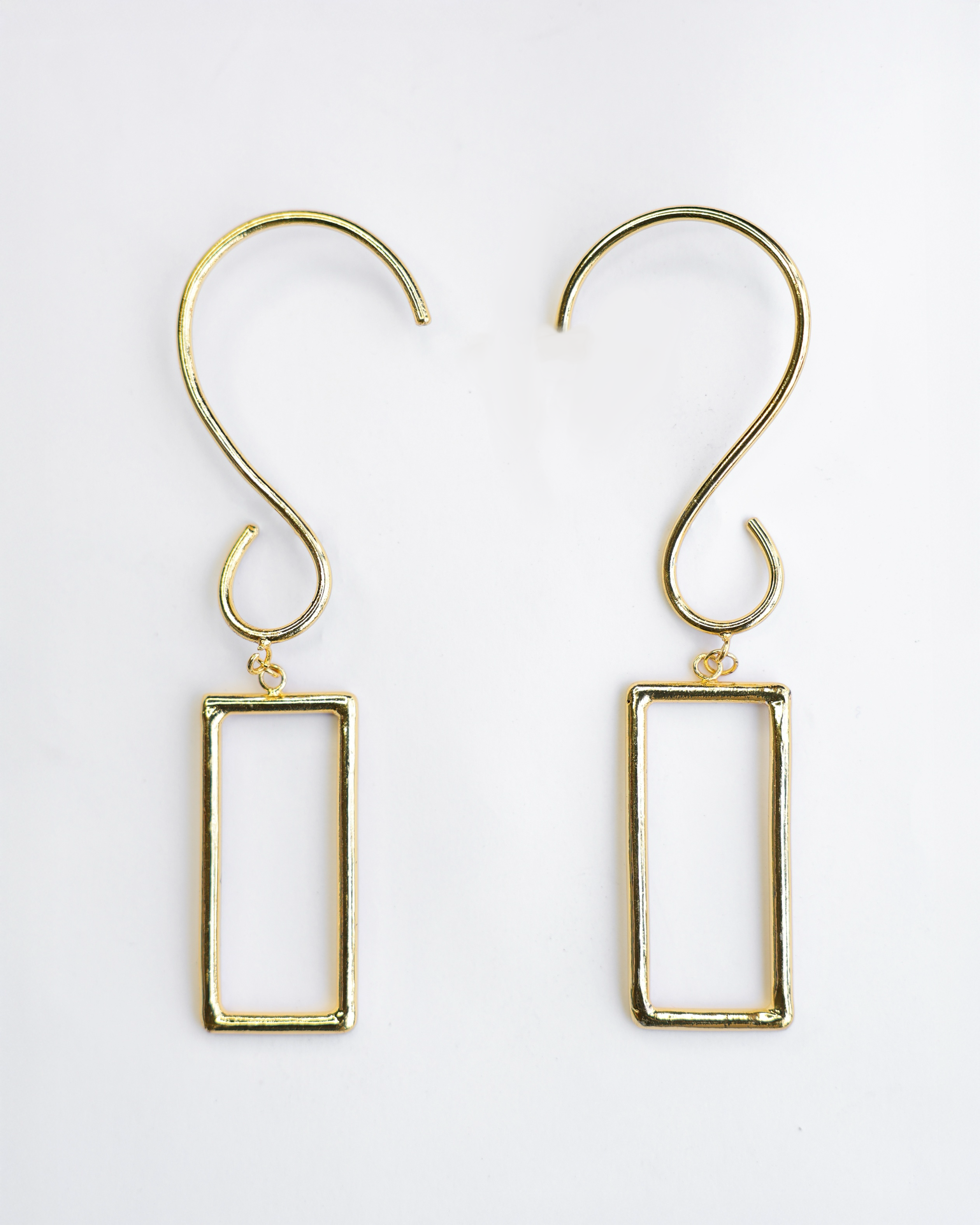Orbit ear cuff