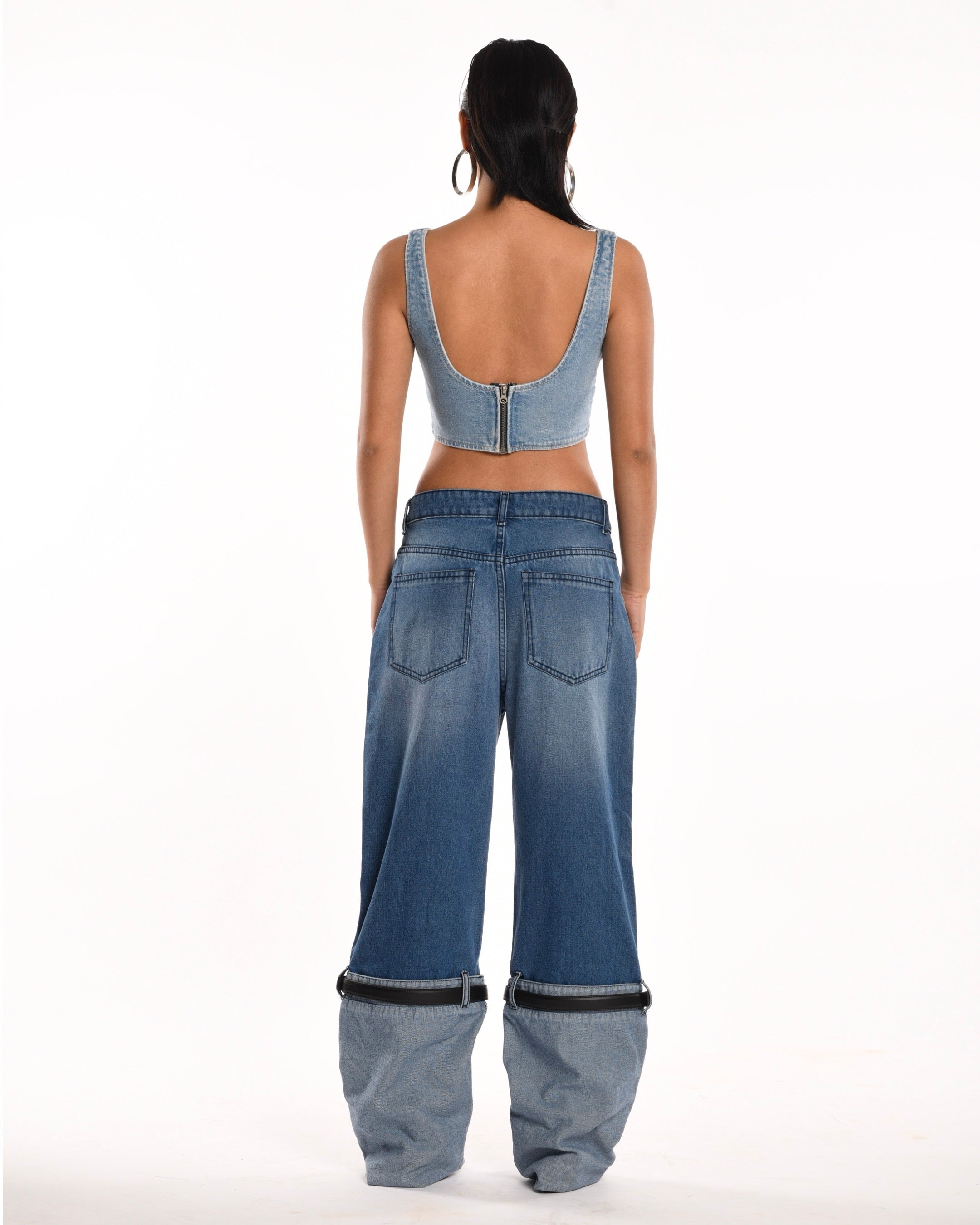 Loren denim jeans with a slim fit and modern design