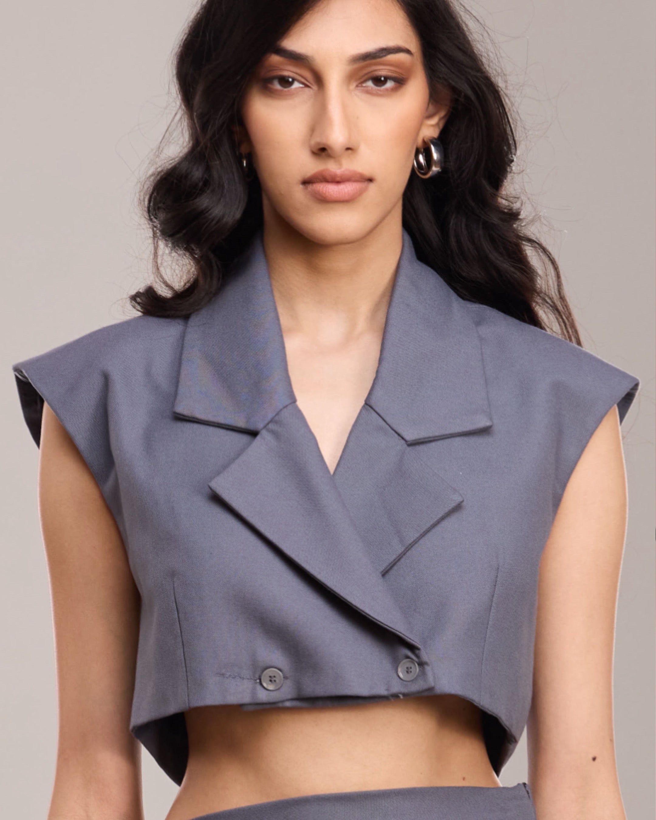 Contour Cropped Vest