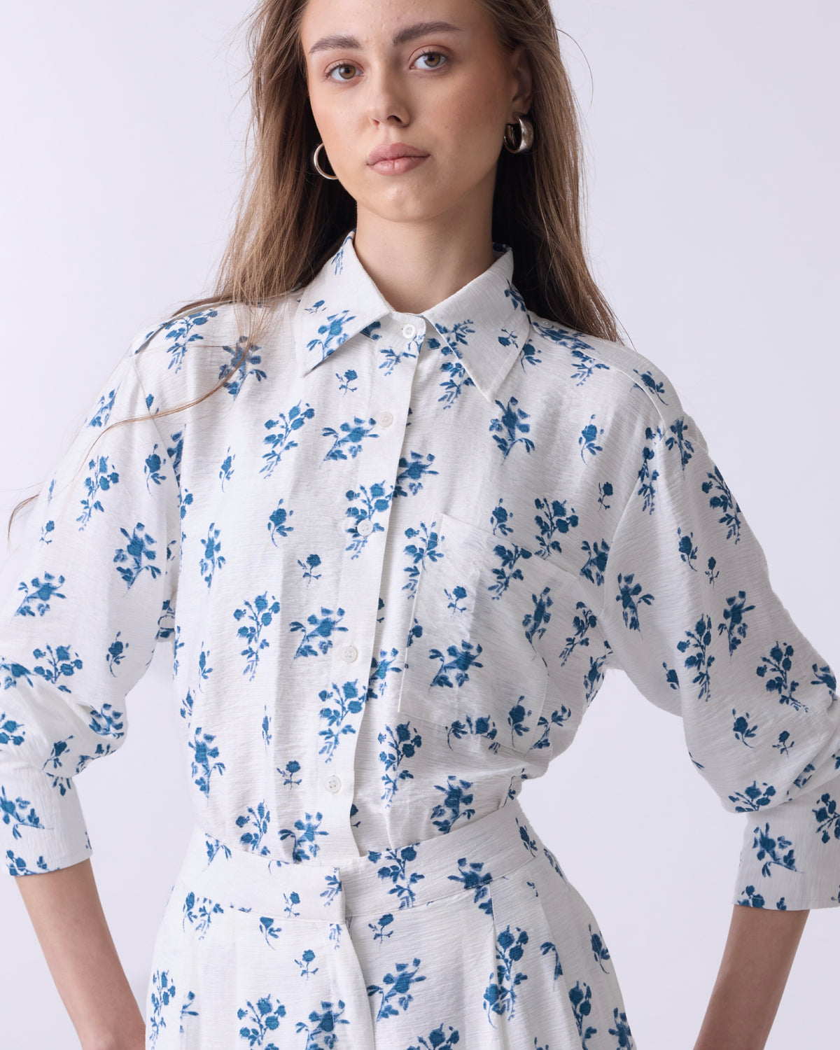 AZURE FLORAL BARREL PANT