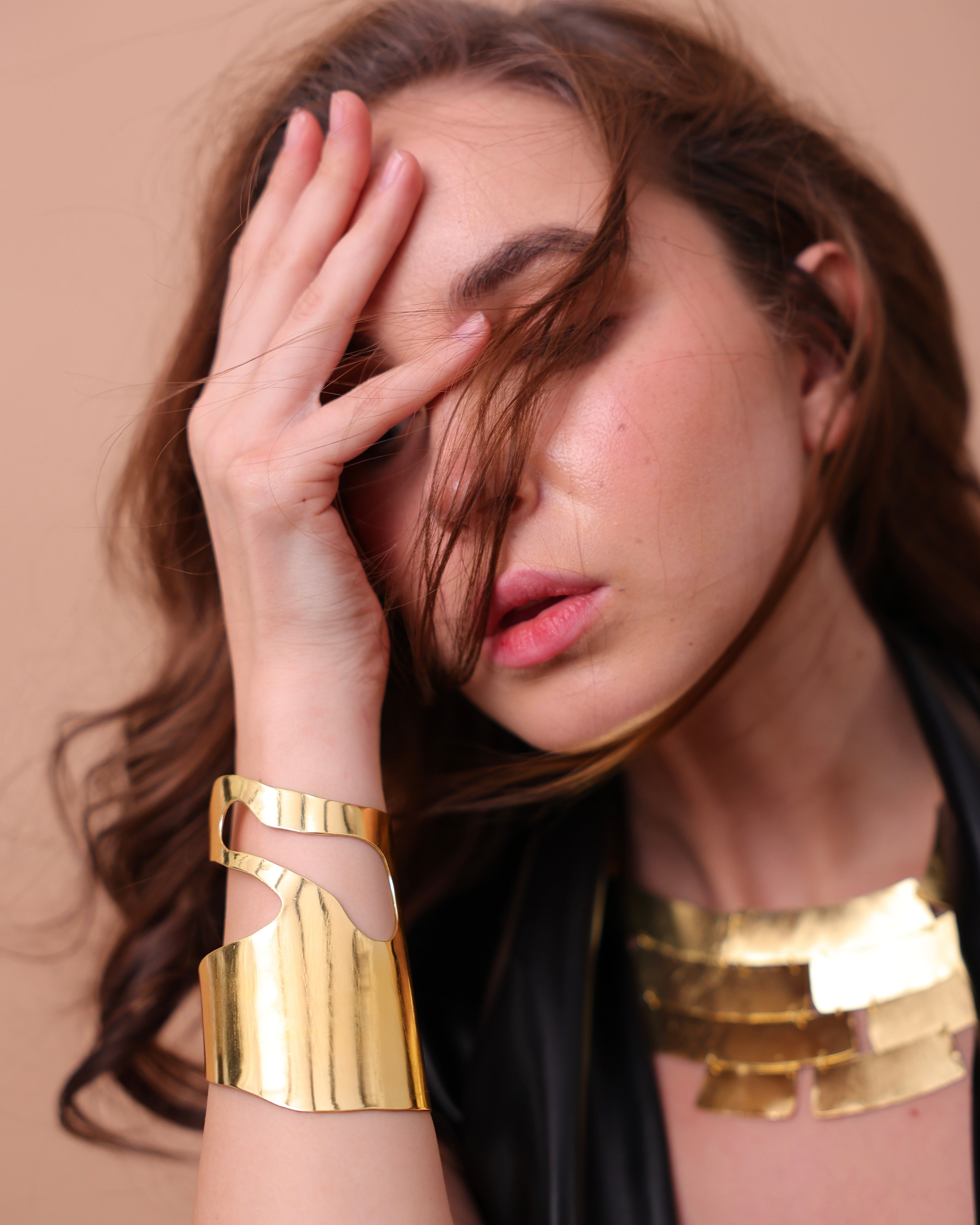 Sculpted Gold Hand Cuff