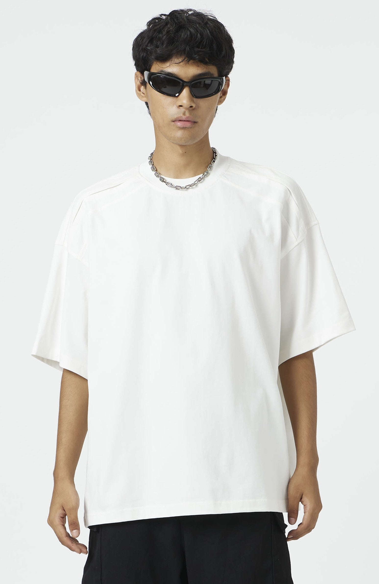 daily stitch tee
