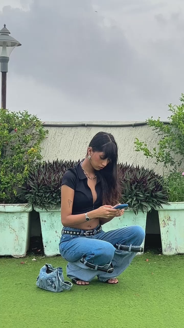 Loren denim jeans with a slim fit and modern design